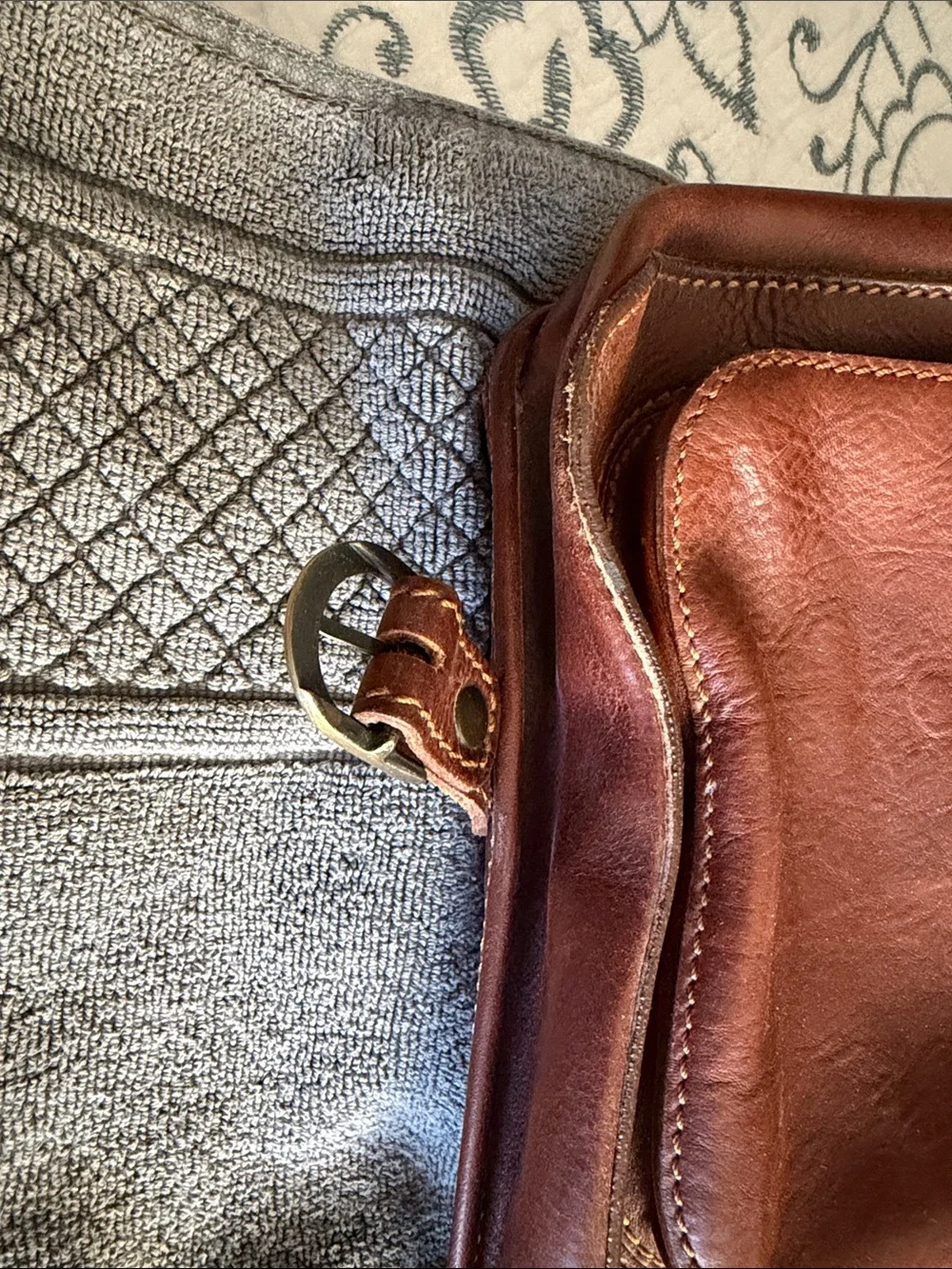 PREOWNED PRELOVED FLOTO Piazza Leather Messenger Bag - BROWN